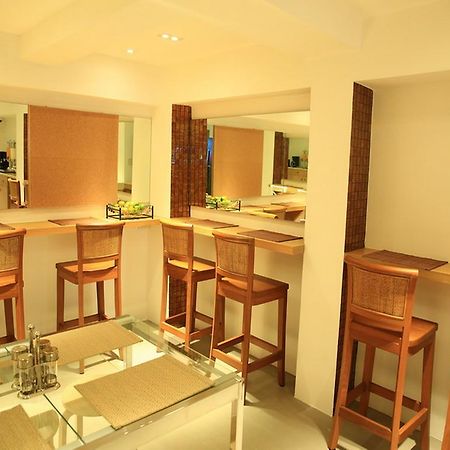 Silom One Bed & Breakfast Bangkok Dış mekan fotoğraf